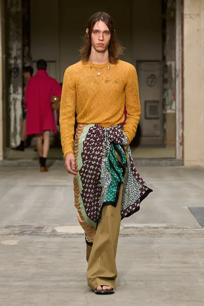 Look 39